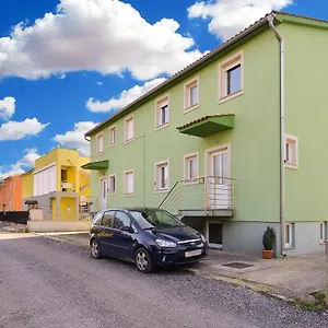 https://apartments-ariana-1989.in-istria.net
